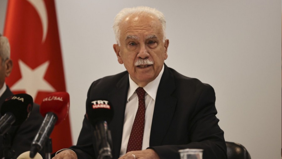 Do�u Perin�ek'in �Hamaney� mesaj�:  ��ehadette ve cesarette e�it olan �ran kazanacak�