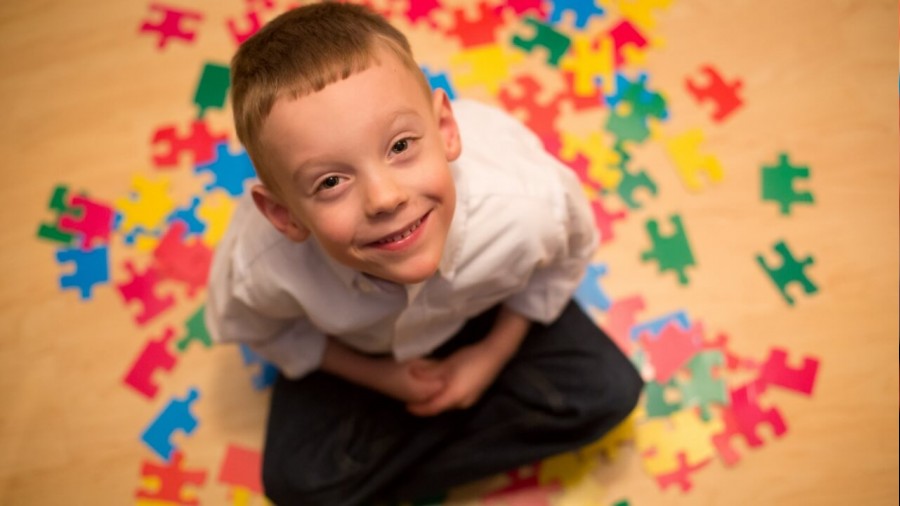 Otizmde aileler yaln�z b�rak�l�yor: Muhatap yok, sorun �ok