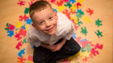 Otizmde aileler yaln�z b�rak�l�yor: Muhatap yok, sorun �ok