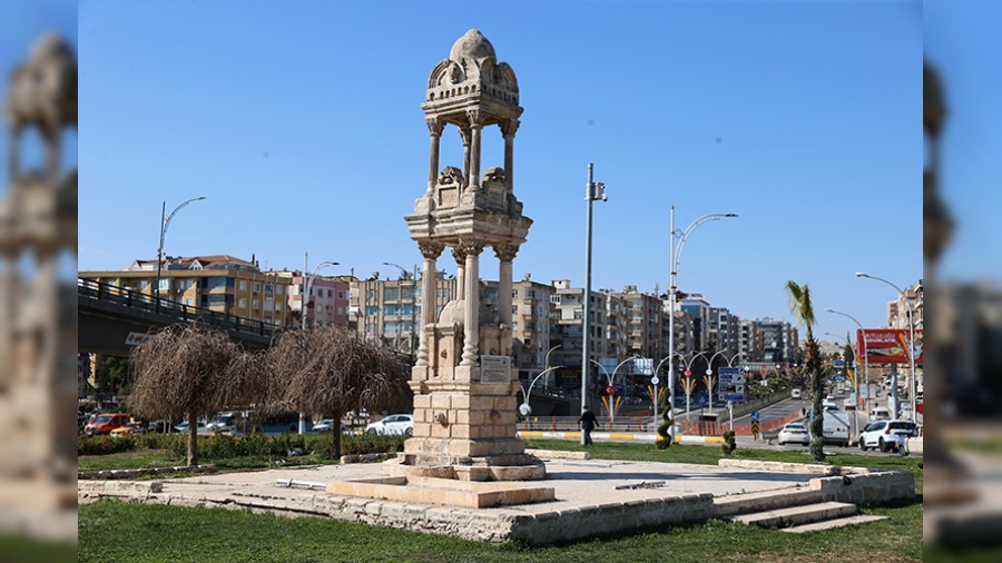 Mustafa Kemal Pa�a ad�na dikilen ilk an�t