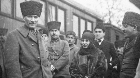 �anakkale Sava�� Kahraman� Halide Edip