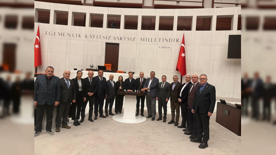 EMEKL�LER �KT�DAR Y�Z�NDEN CAN �EK���YOR