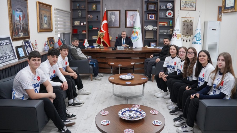 Ka�an Usta�n�n �znik�i Beyzbolda T�rkiye Zirvesi