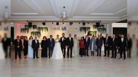 Siyaset dnyas Eski Bursa Valisi Kkn olunun nikahnda bulutu: Davutolu ve Efkan Ala ahitlik yapt